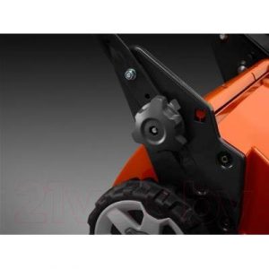 Газонокосилка бензиновая Husqvarna LC 247